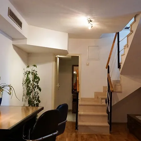Duplex Tinel Apartment *