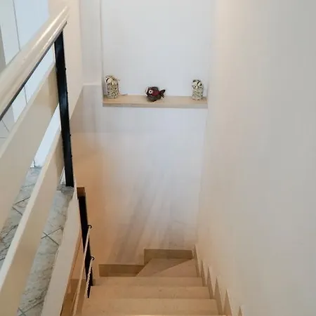 Duplex Tinel Apartment Split